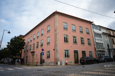Loja com Licença de comércio e serviços na Rua Dom Afonso Henriques, Braga