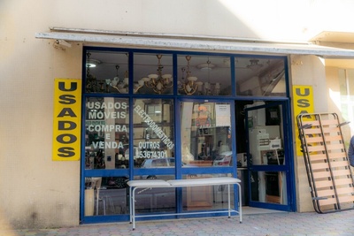 Armazém com licença de comércio e armazém junto à Universidade do Minho