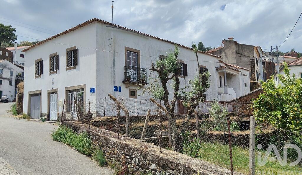 House in Alvares - view 1