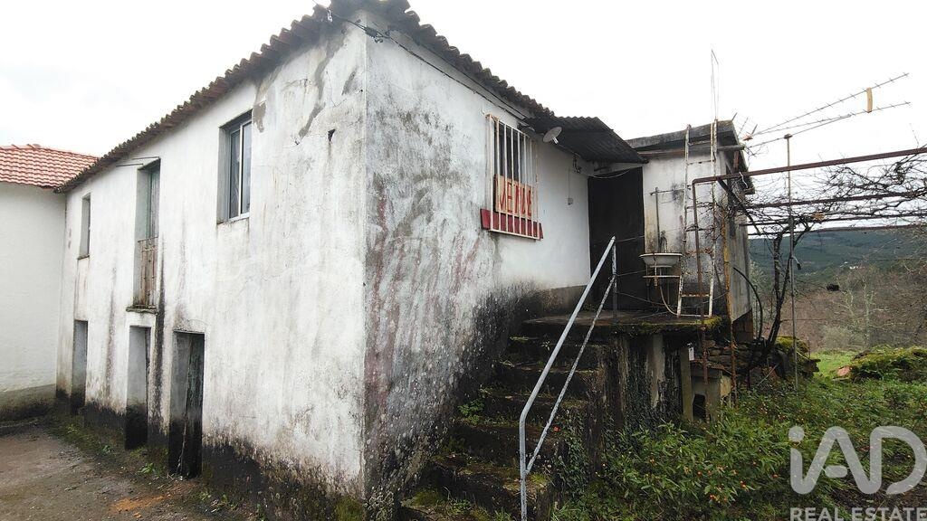 House in Alvares - view 1