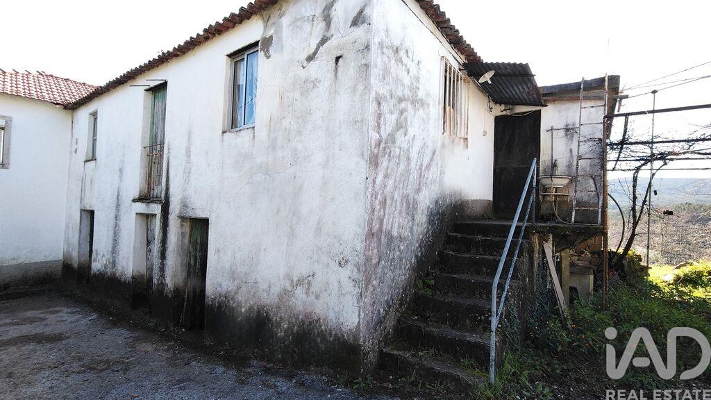 House in Alvares - Image 4