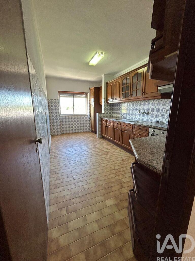 Apartment in Rio Maior - Image 2