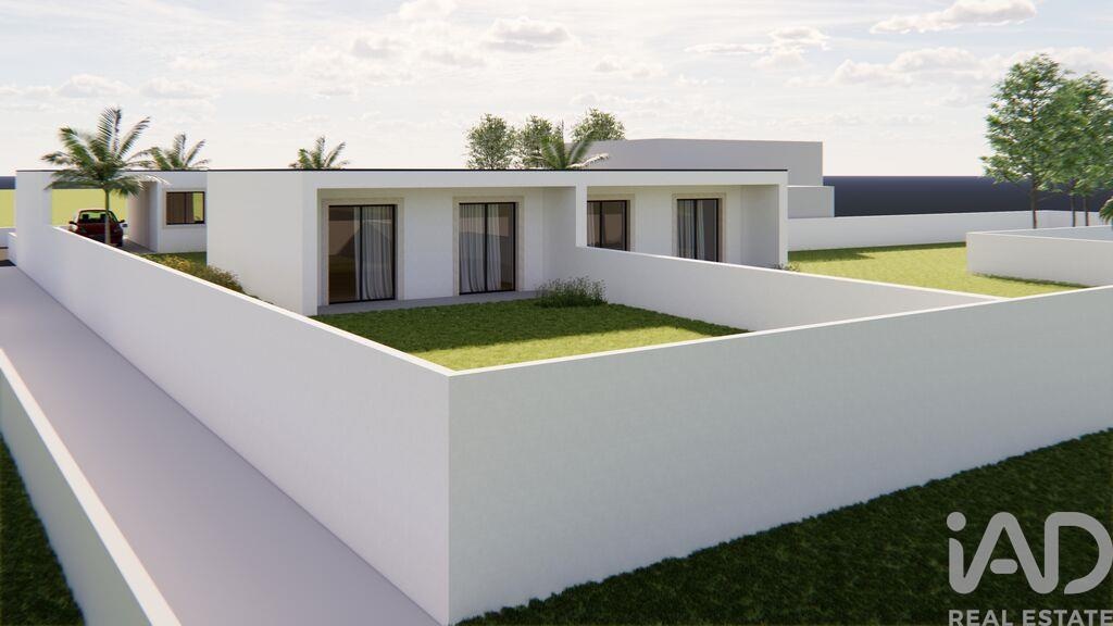 House in Alvaraes - Image 5