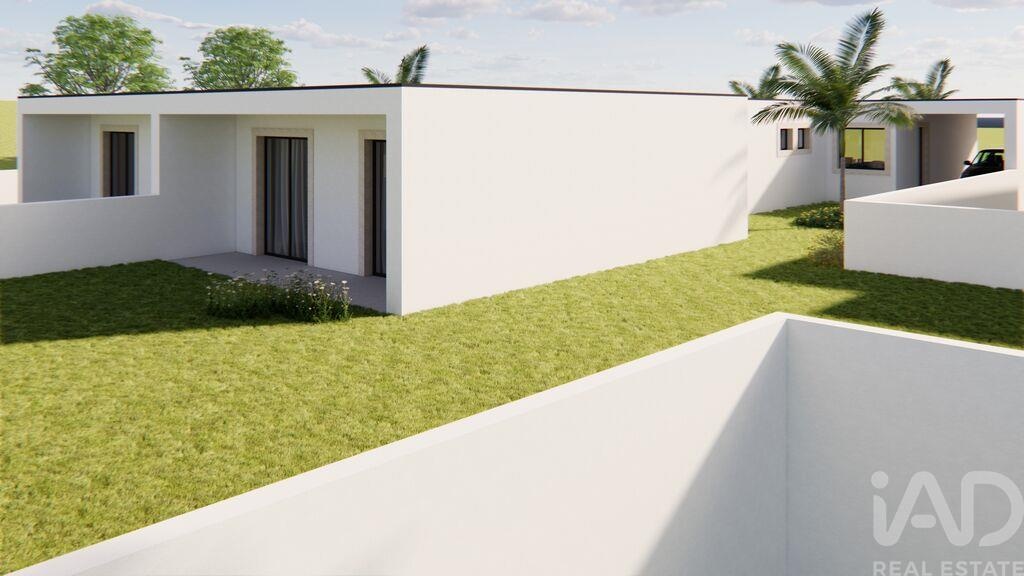 House in Alvaraes - Image 3