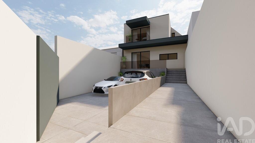 House in Viana do Castelo - Image 5