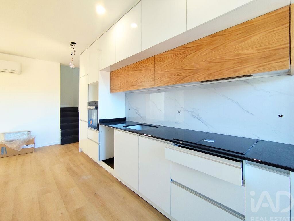 Apartment in Viana do Castelo - Image 3