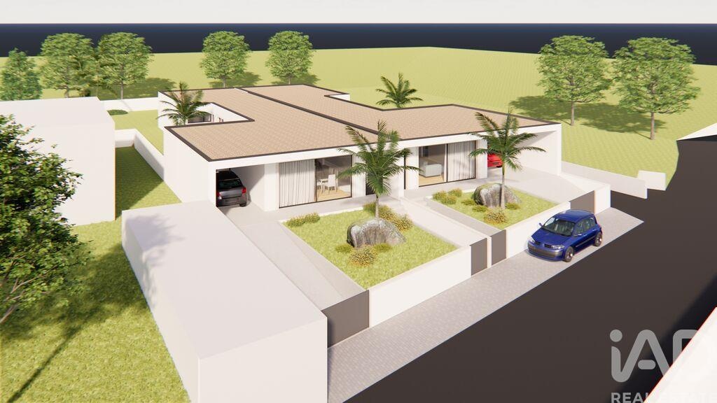 House in Alvaraes - Image 2