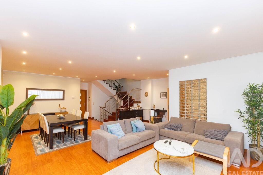 House in Alfena - view 1