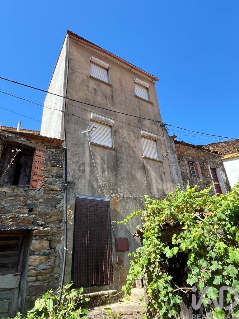 House in Alvito da Beira - Image 2