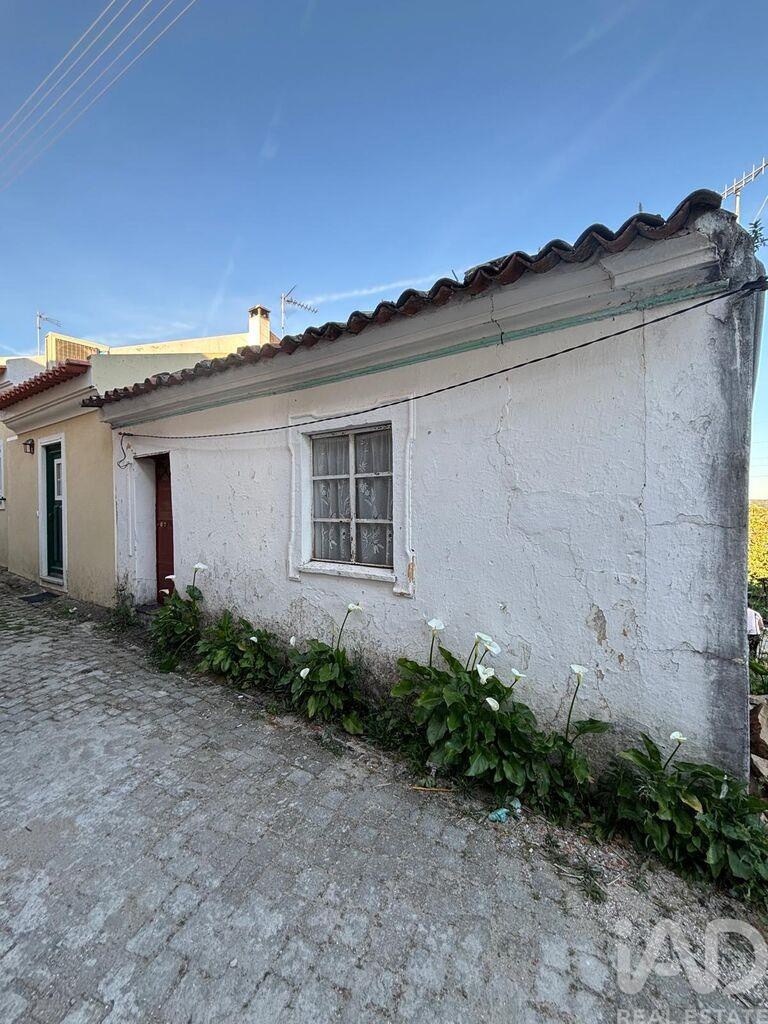 House in Sao Pedro do Esteval - view 1