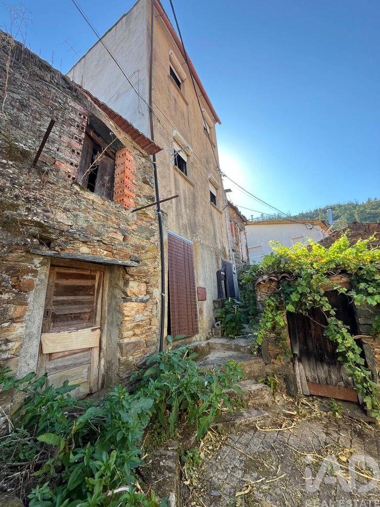 House in Alvito da Beira - Image 3
