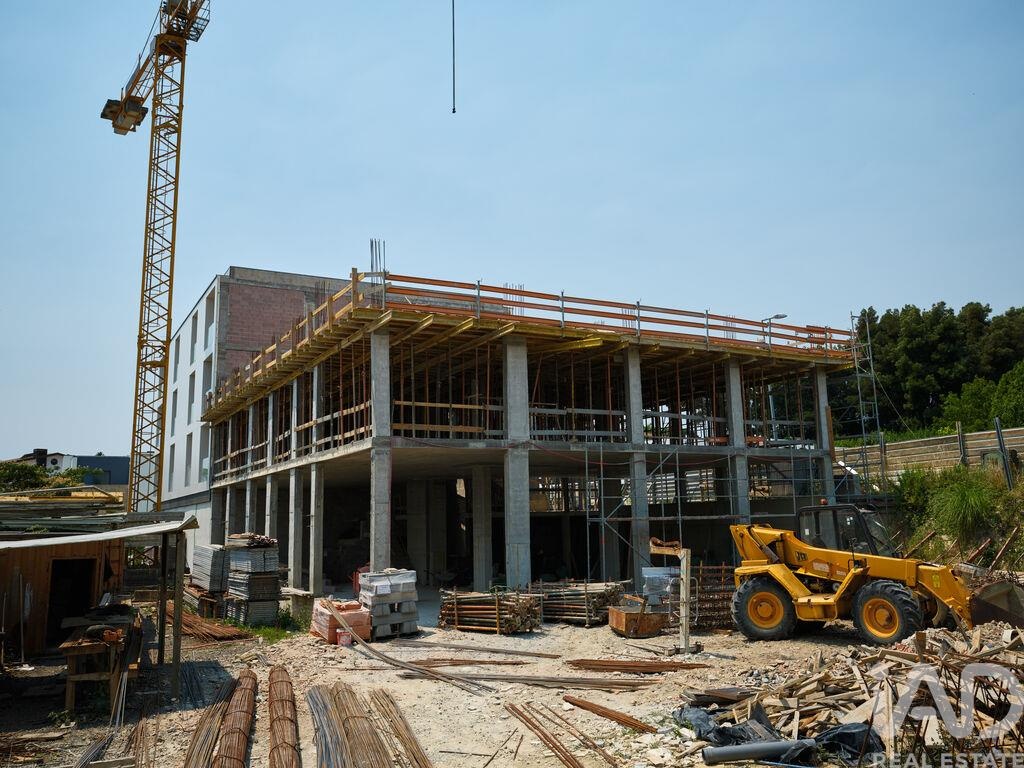 Apartment in Maia - Image 4