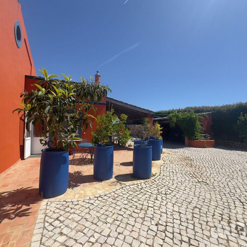House in Quelfes - Image 5