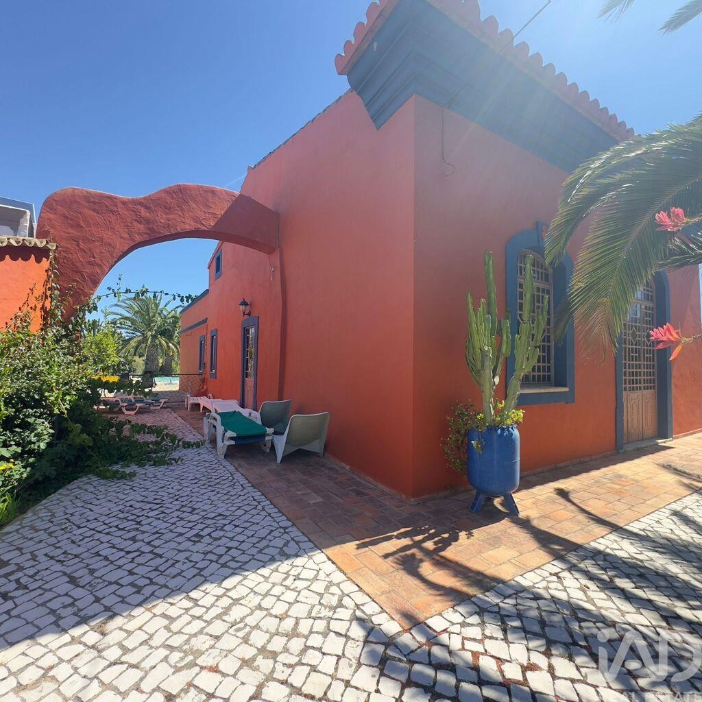 House in Quelfes - Image 3