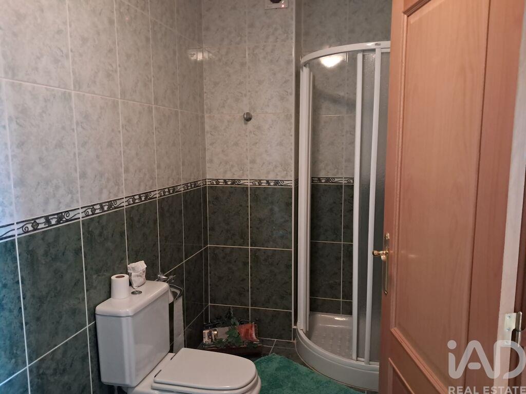 Apartment in Cortes - Image 4