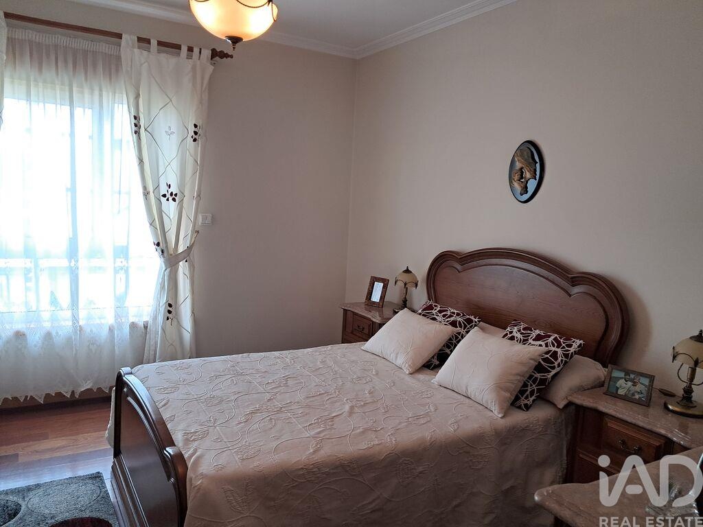 Apartment in Cortes - Image 5