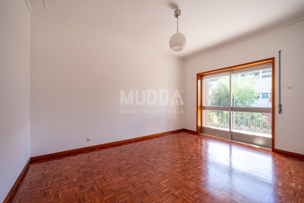 Apartamento T4 com Garagem | Família ou Investimento | Viva no Centro, Faça Tudo a Pé
