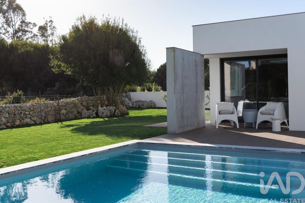 House in Reguengo Grande - Image 5