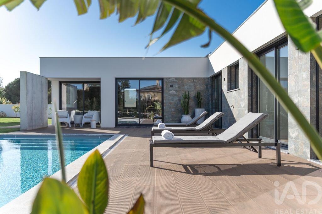 House in Reguengo Grande - Image 4