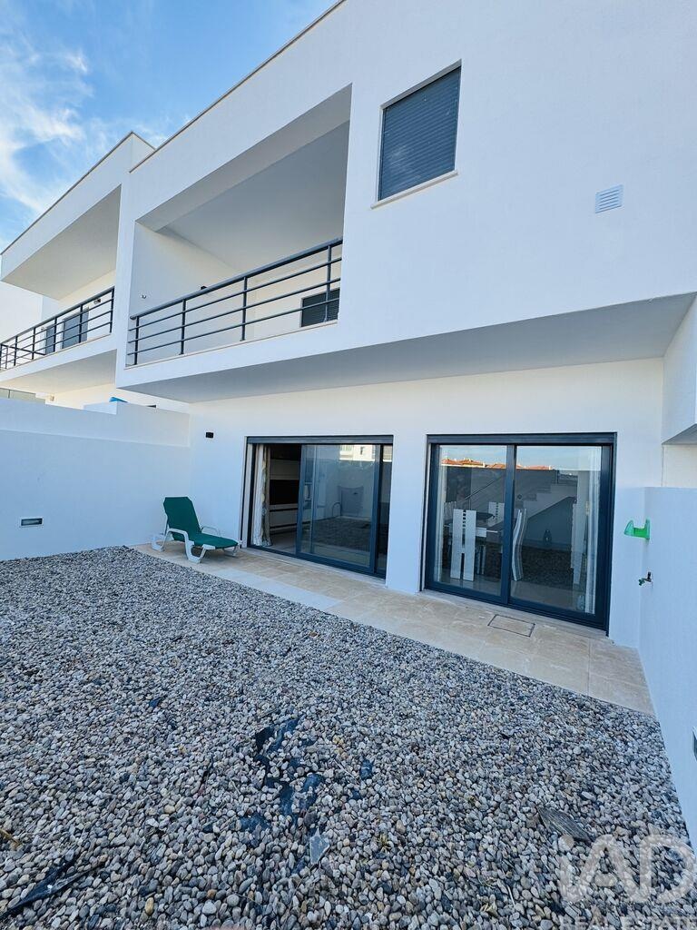 House in Lourinha - Image 5