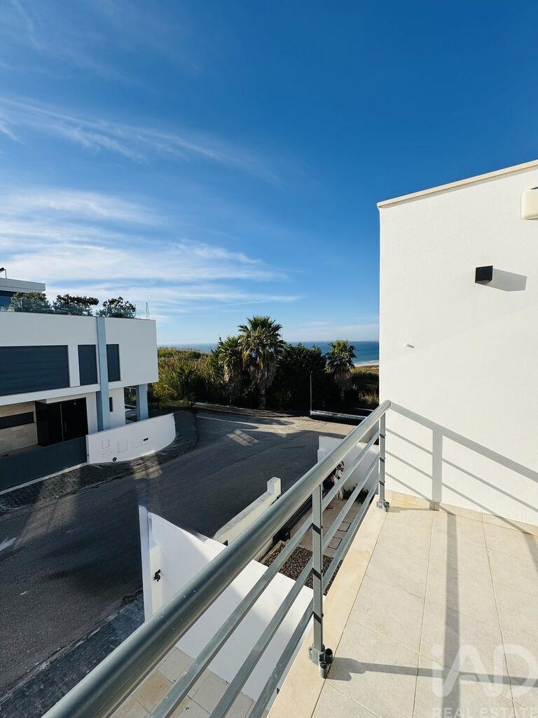 House in Lourinha - Image 2