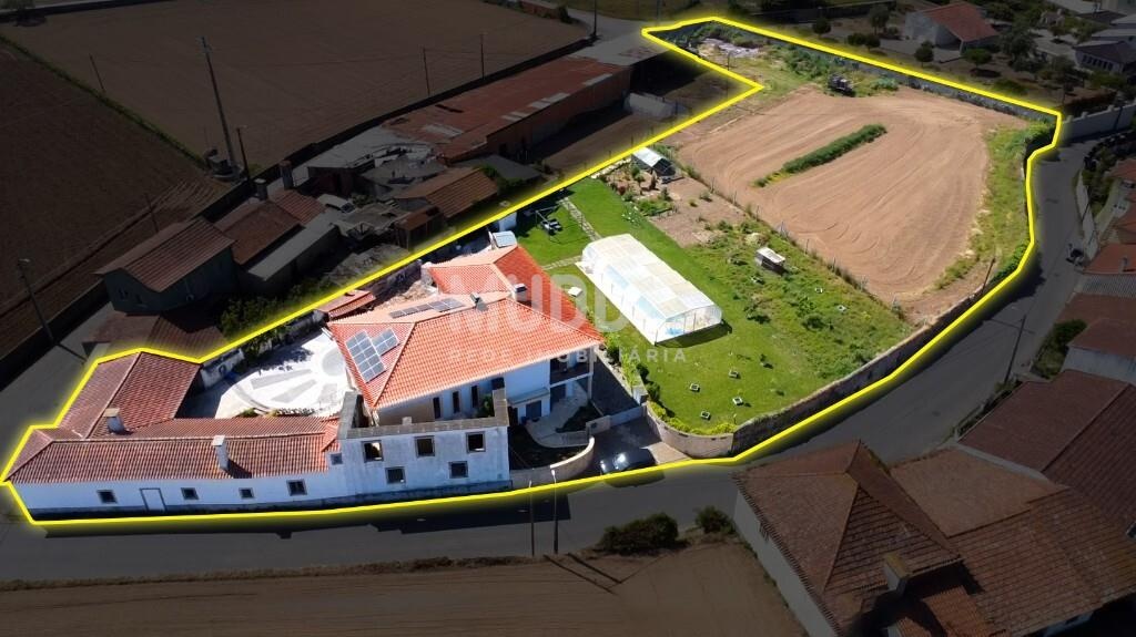 Moradia T4 mais terreno em Válega
