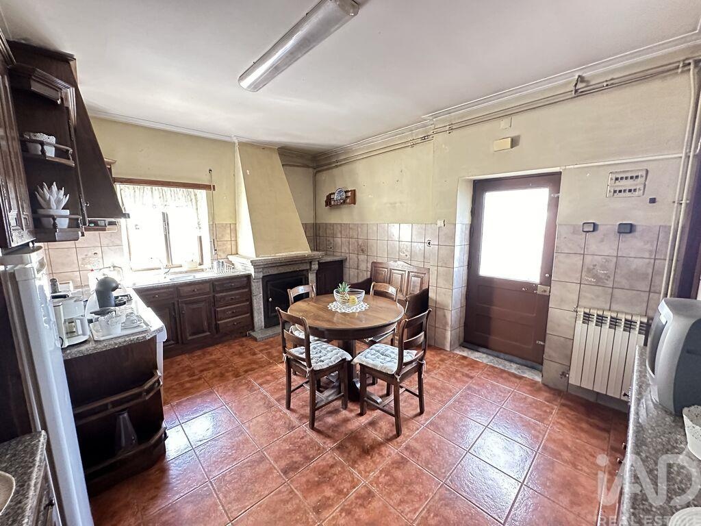 House in Vila Cortes da Serra - Image 4