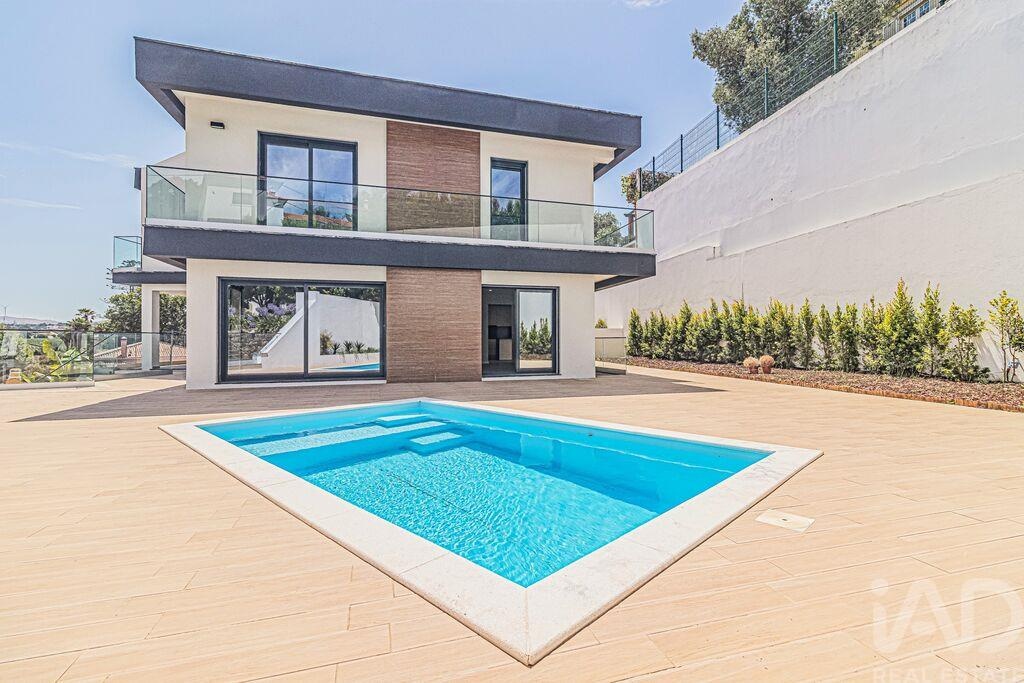 House in Enxara do Bispo - view 1