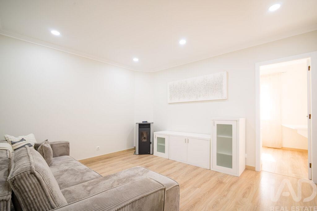 Apartment in Atouguia da Baleia - Image 4