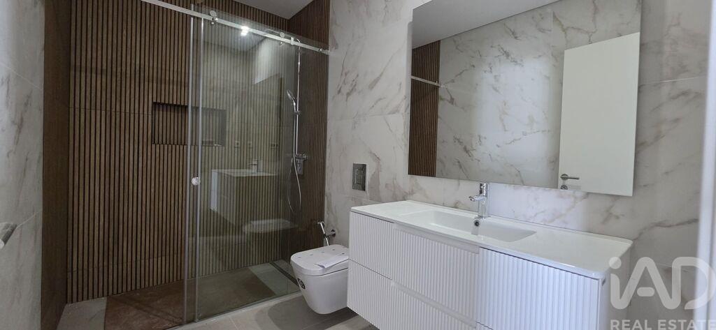 Apartment in Quarteira - Image 3