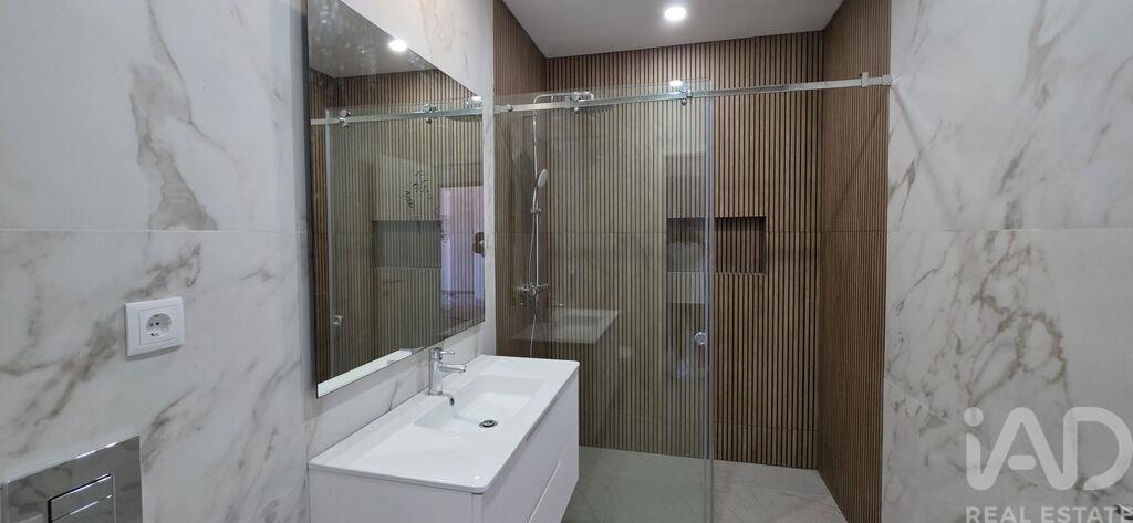 Apartment in Quarteira - Image 4