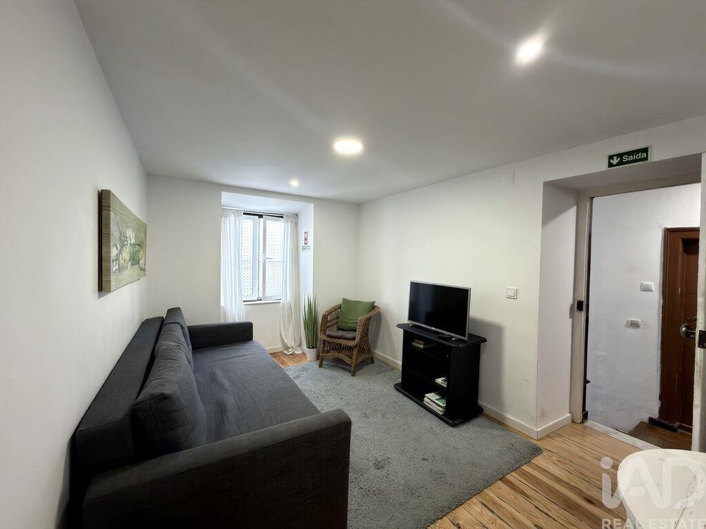 Apartment in Lisbon - Image 3