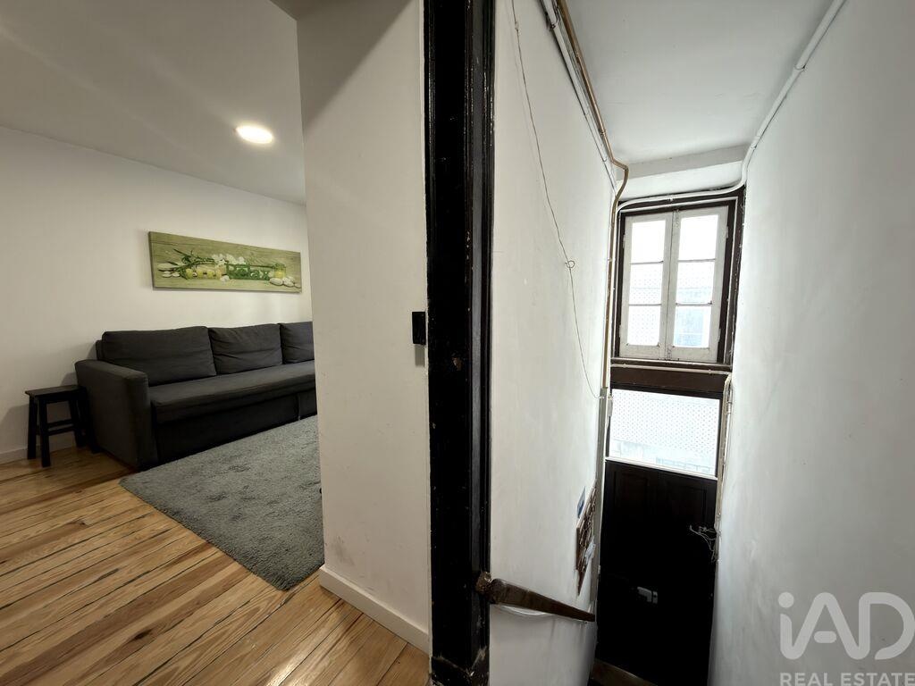 Apartment in Lisbon - Image 2