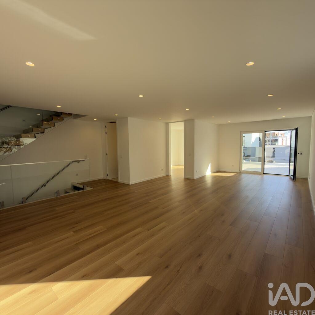 House in Cascais - Image 3