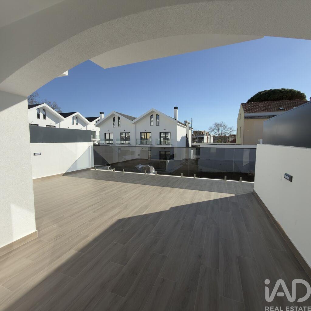 House in Cascais - Image 2