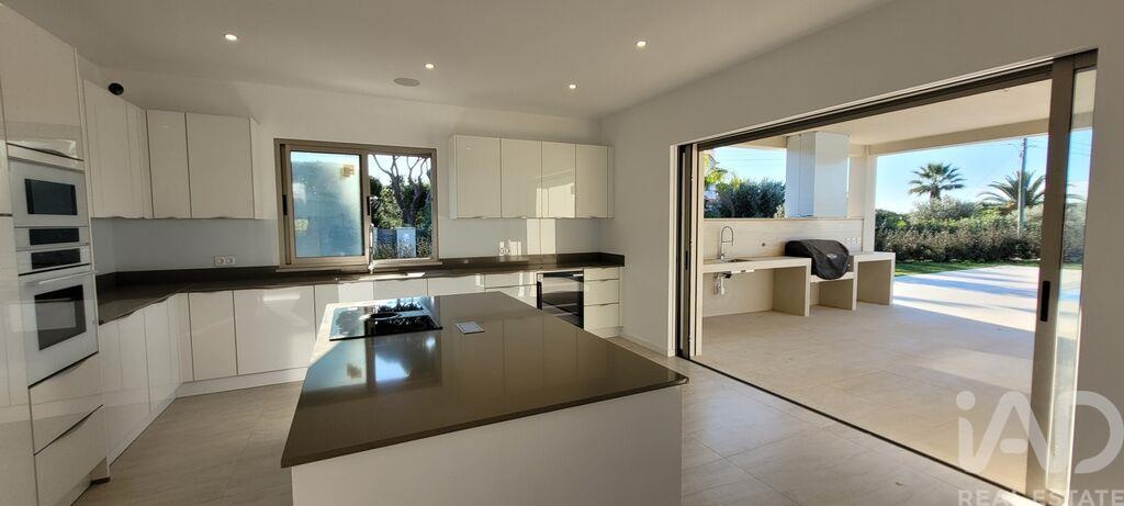 House in Quarteira - Image 3