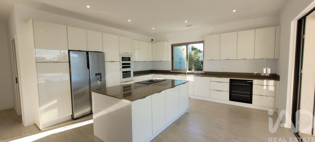 House in Quarteira - Image 4