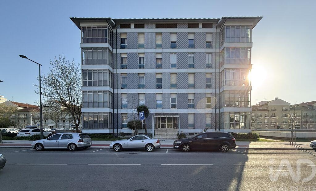 Apartment in Aveiro - Image 2