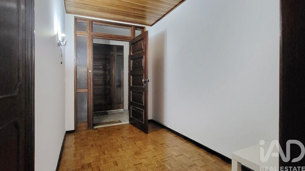 Apartment in Aveiro - Image 5