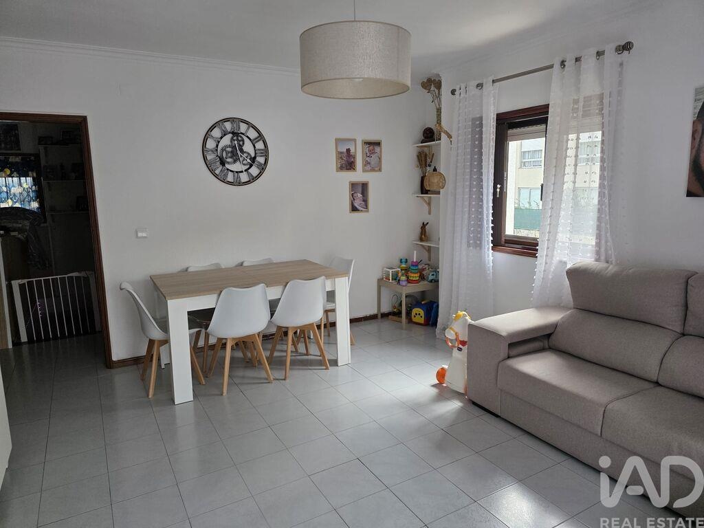 Apartment in Rio Tinto - Image 4