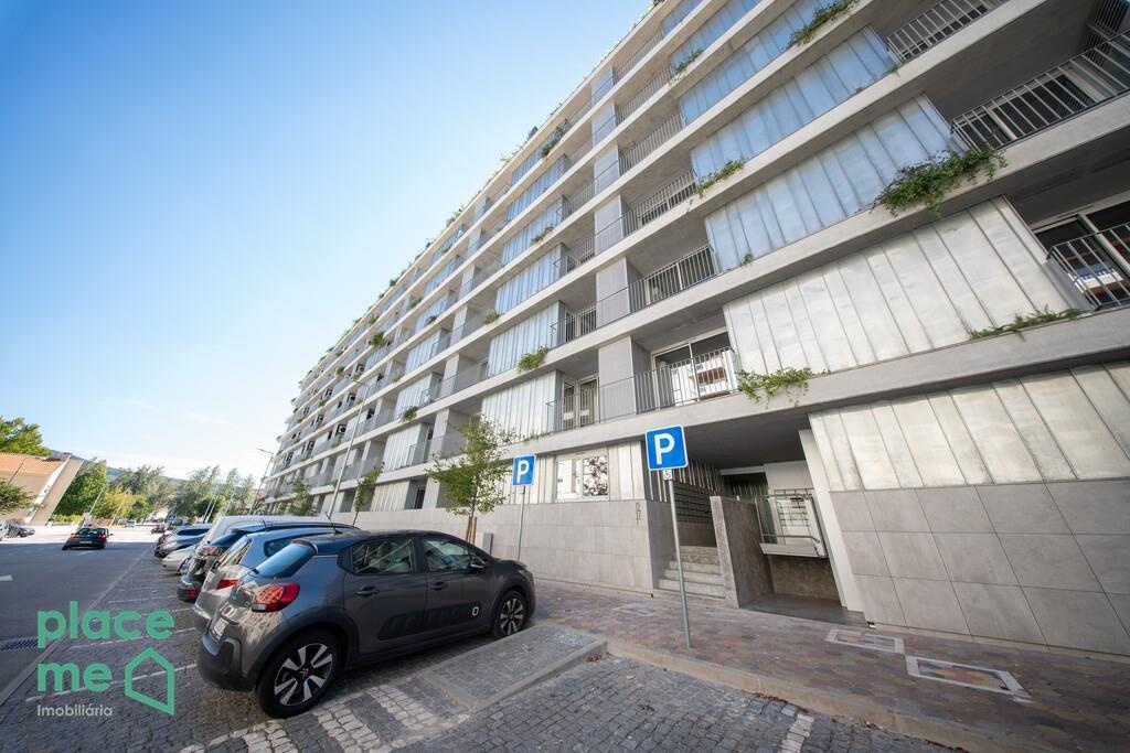 Apartamento T0 NOVO em condomínio fechado junto ao Parque da Rodovia