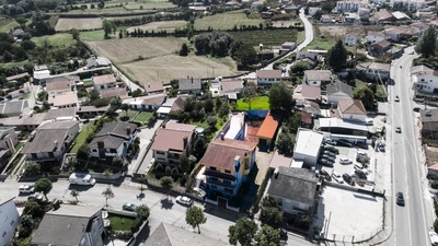 Moradia Individual com mais de 900m2 em Palmeira, Braga