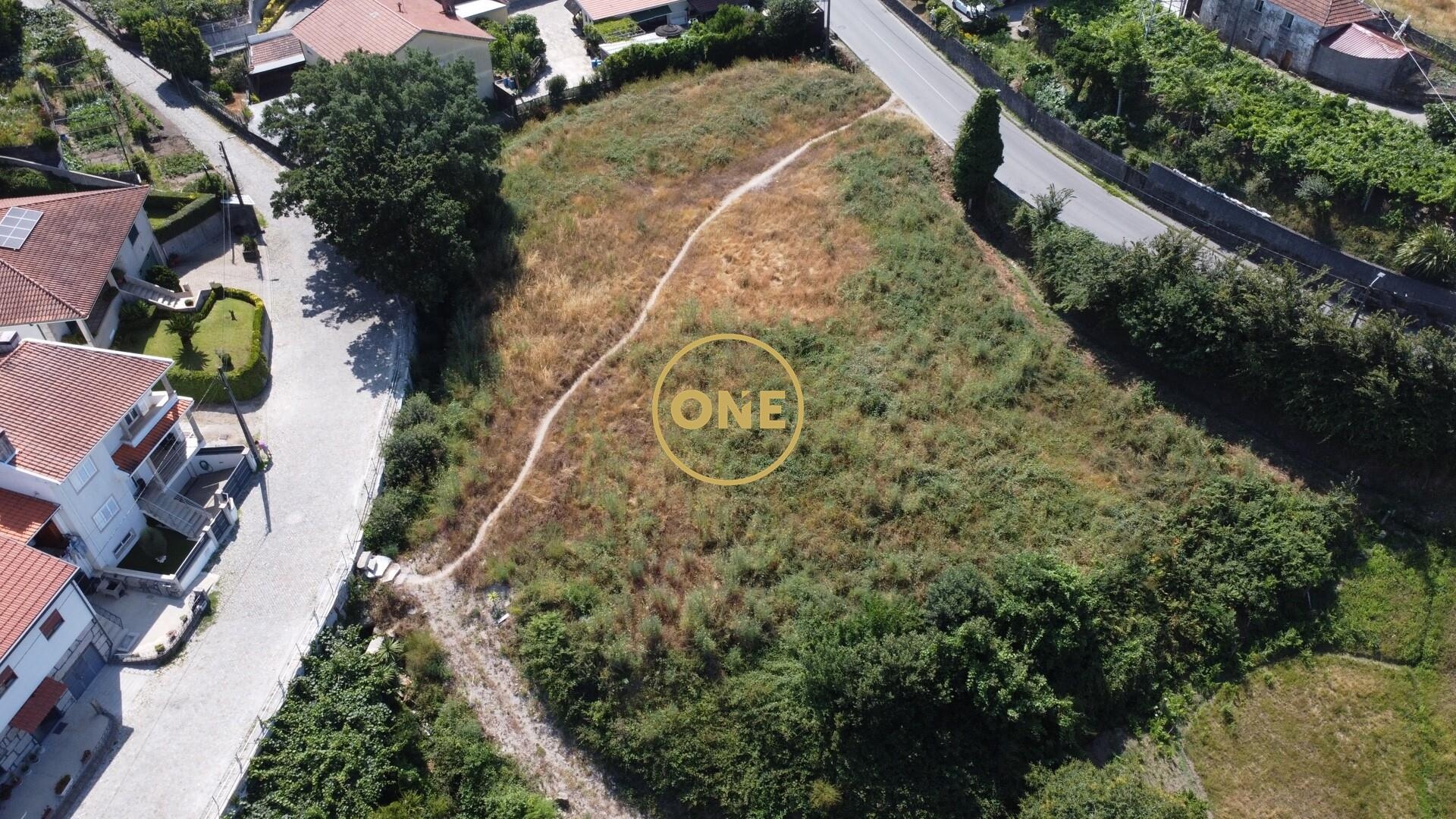 Land for sale in Paredes, Portugal — €425,000