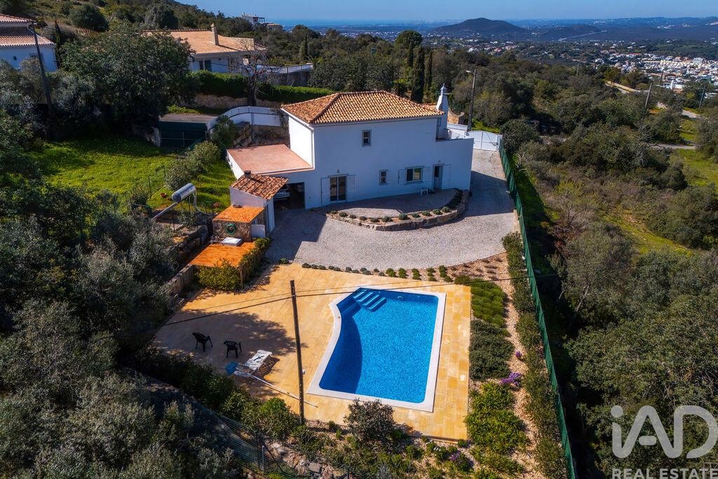 House in Santa Barbara de Nexe - Image 3