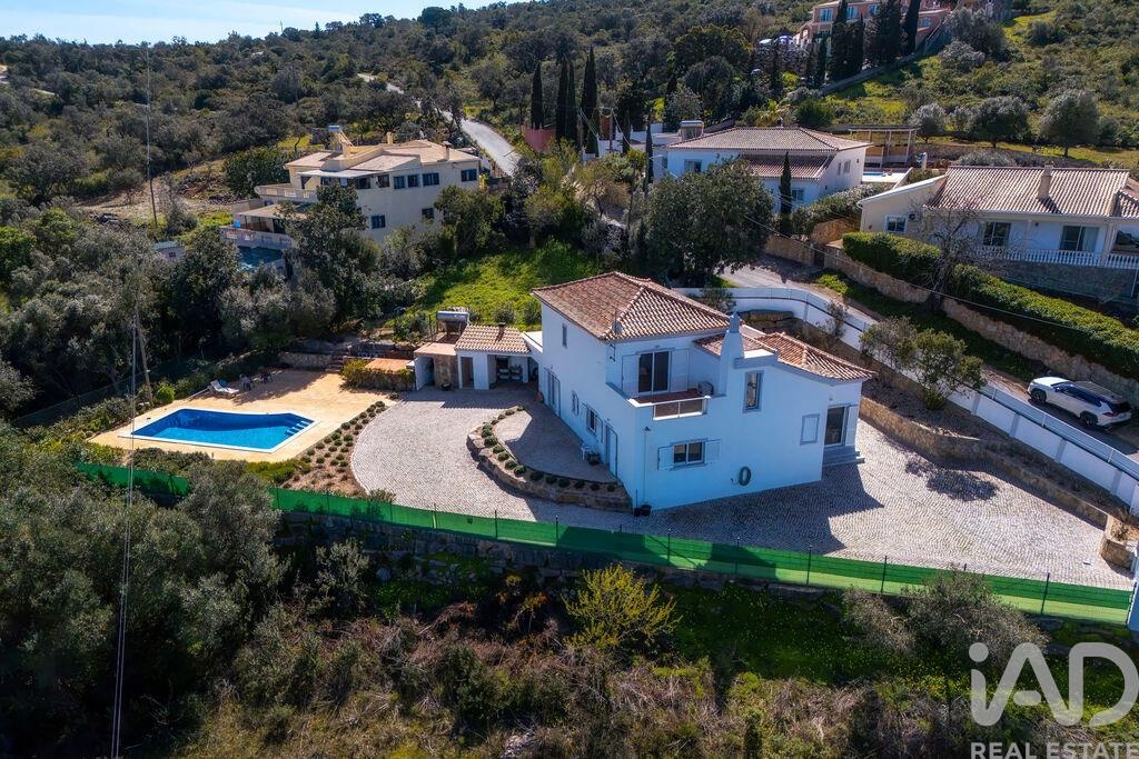 House in Santa Barbara de Nexe - Image 4