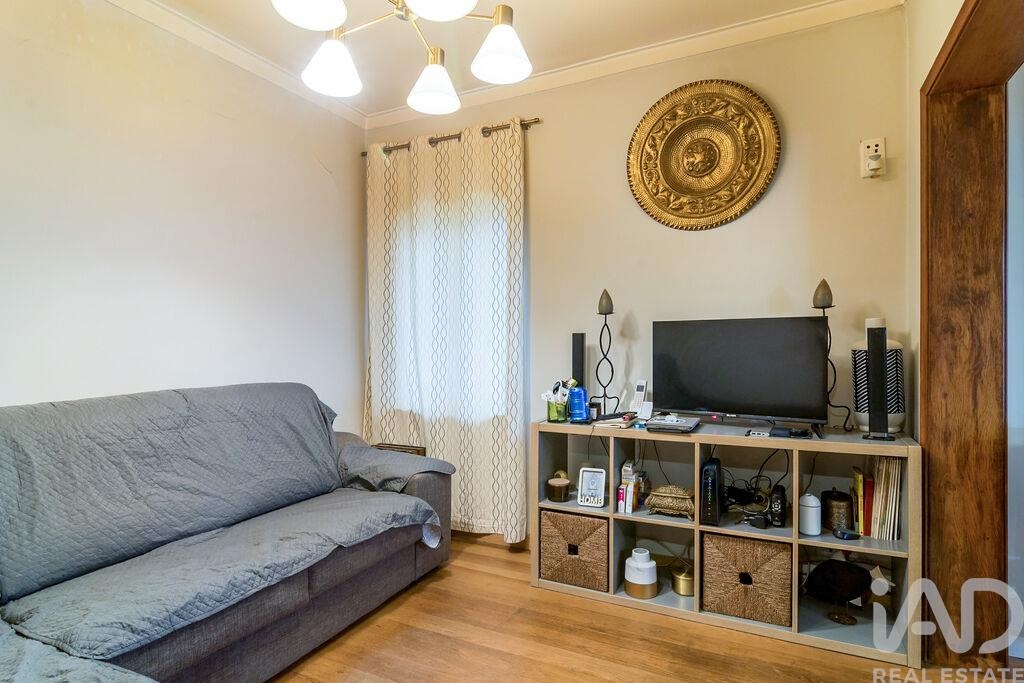 Apartment in Almada - Image 5