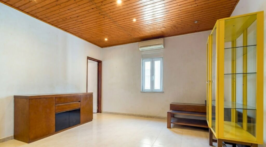 Apartment in Alges - Image 2