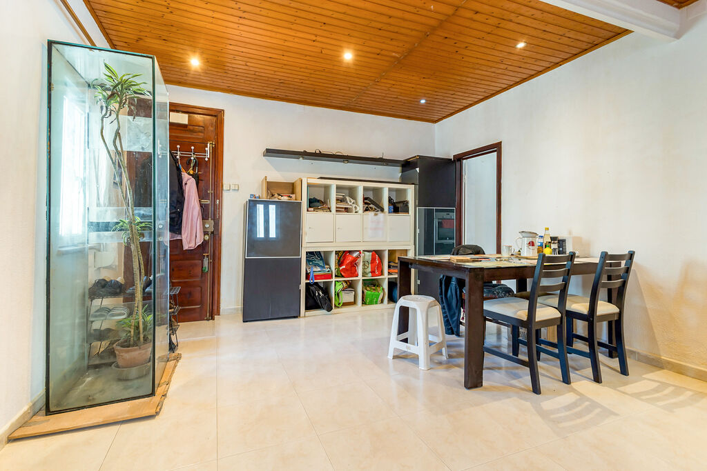 Apartment in Alges - Image 4