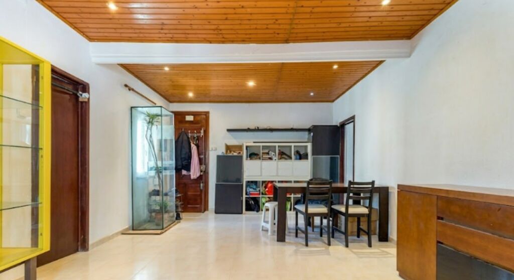 Apartment in Alges - Image 3