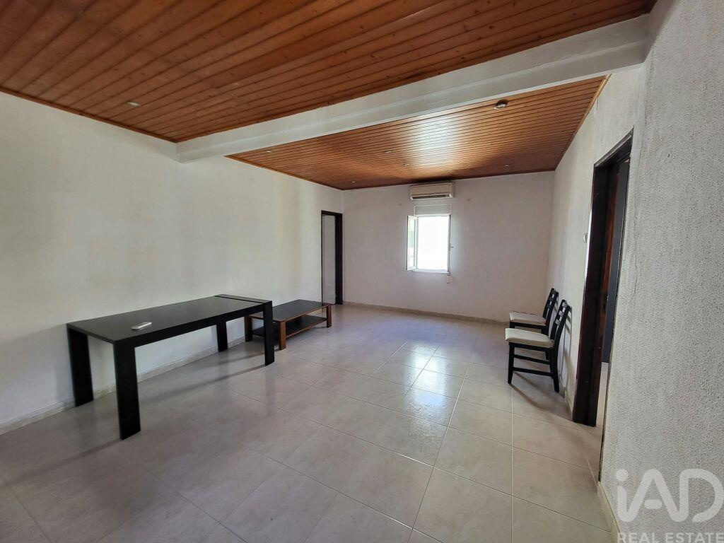 Apartment in Alges - Image 5